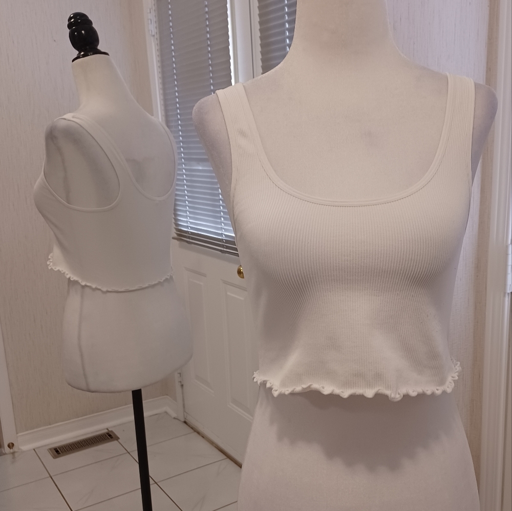 4/$60 White Ribbed Cropped Tank Top - Size S/M